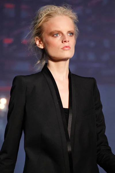 Look 50